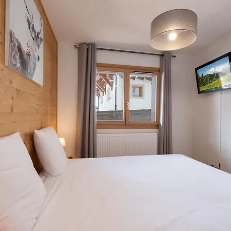 4 Pers, Piste Proche, Parking, - Fr-1-809-13 Apartment *